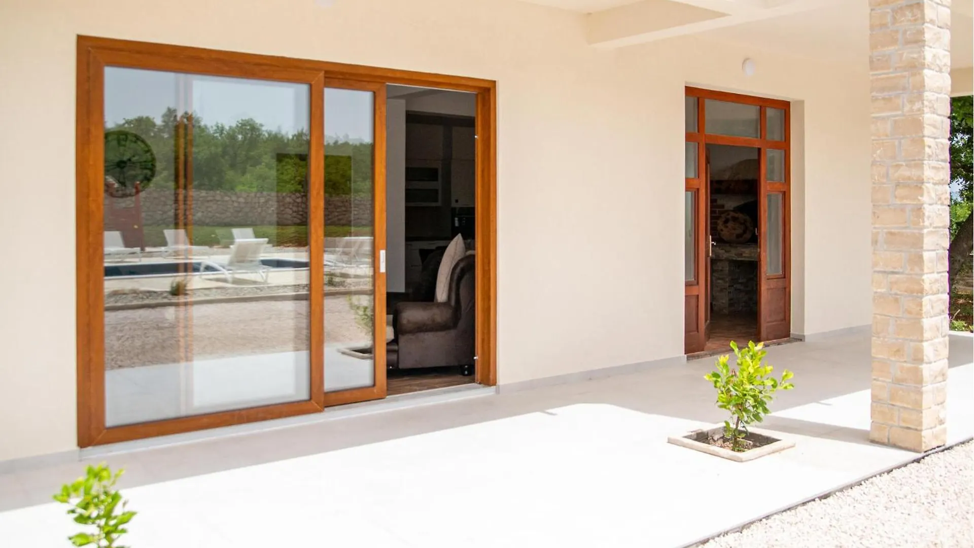 5 Bedroom Cozy Home In بوسيدارجي كرواتيا
