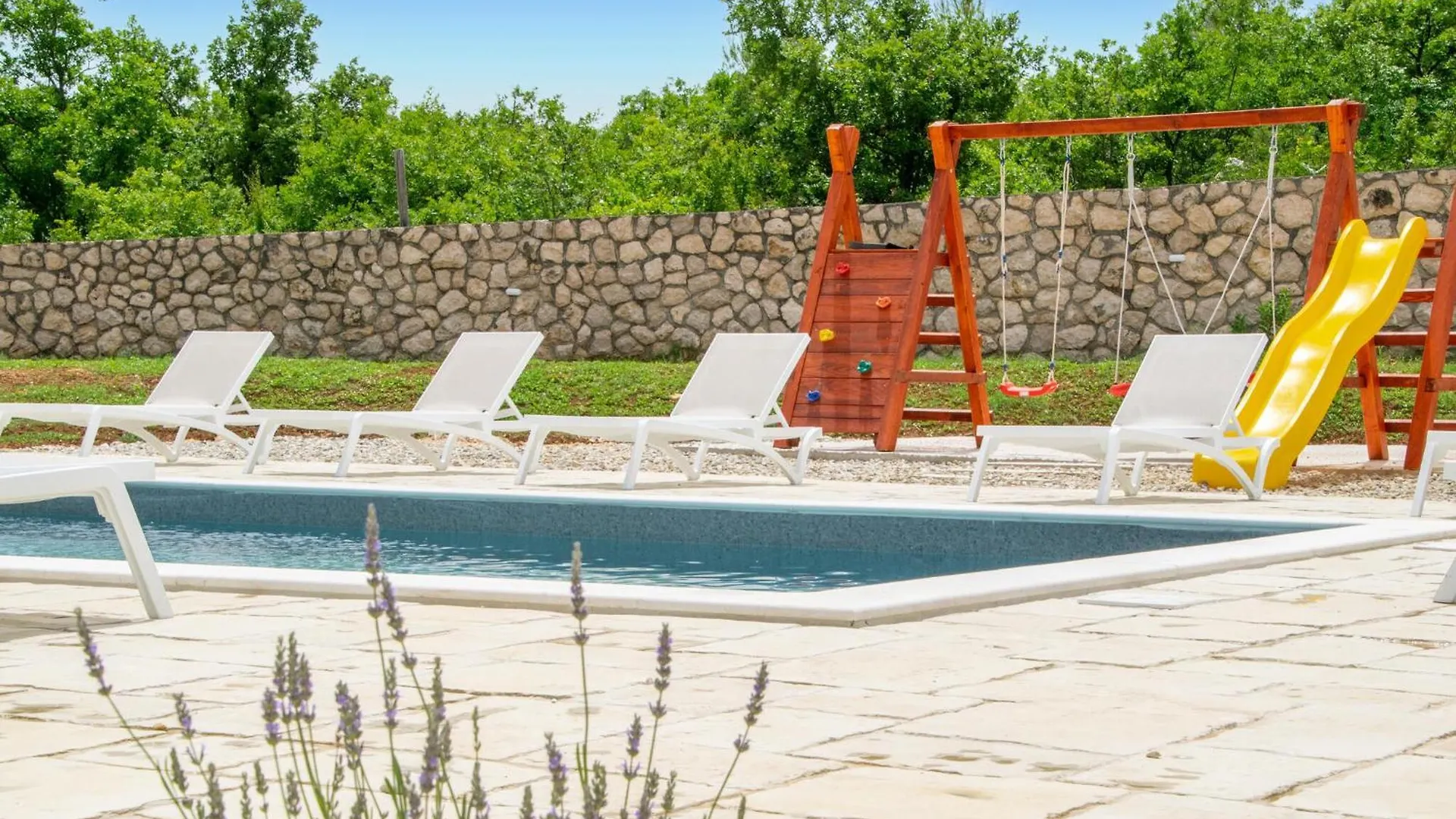5 Bedroom Cozy Home In بوسيدارجي كرواتيا